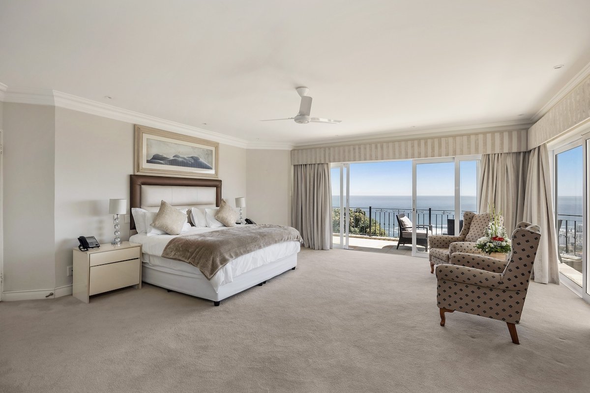 The Fabulous ‘ Villa Stanleon ’ in Bantry Bay LUX gallery image 2