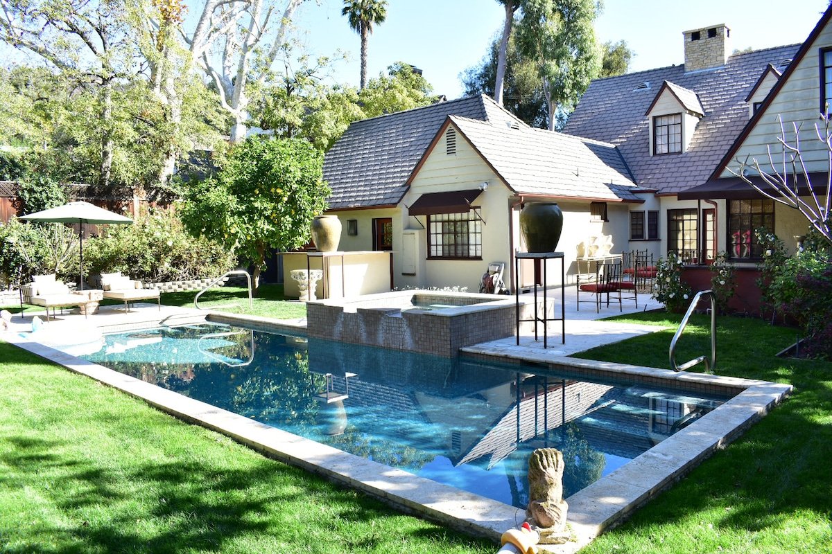 Entire Home Paradise In the Hollywood Hills gallery image 5