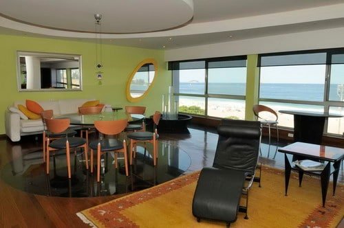 Front Beach 4-Bedroom Apartment gallery image 5