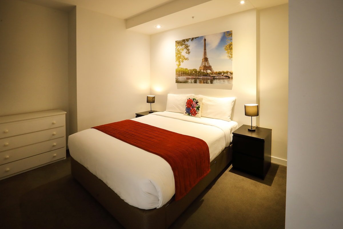 Location! Everything you need & walk to CBD gallery image 4