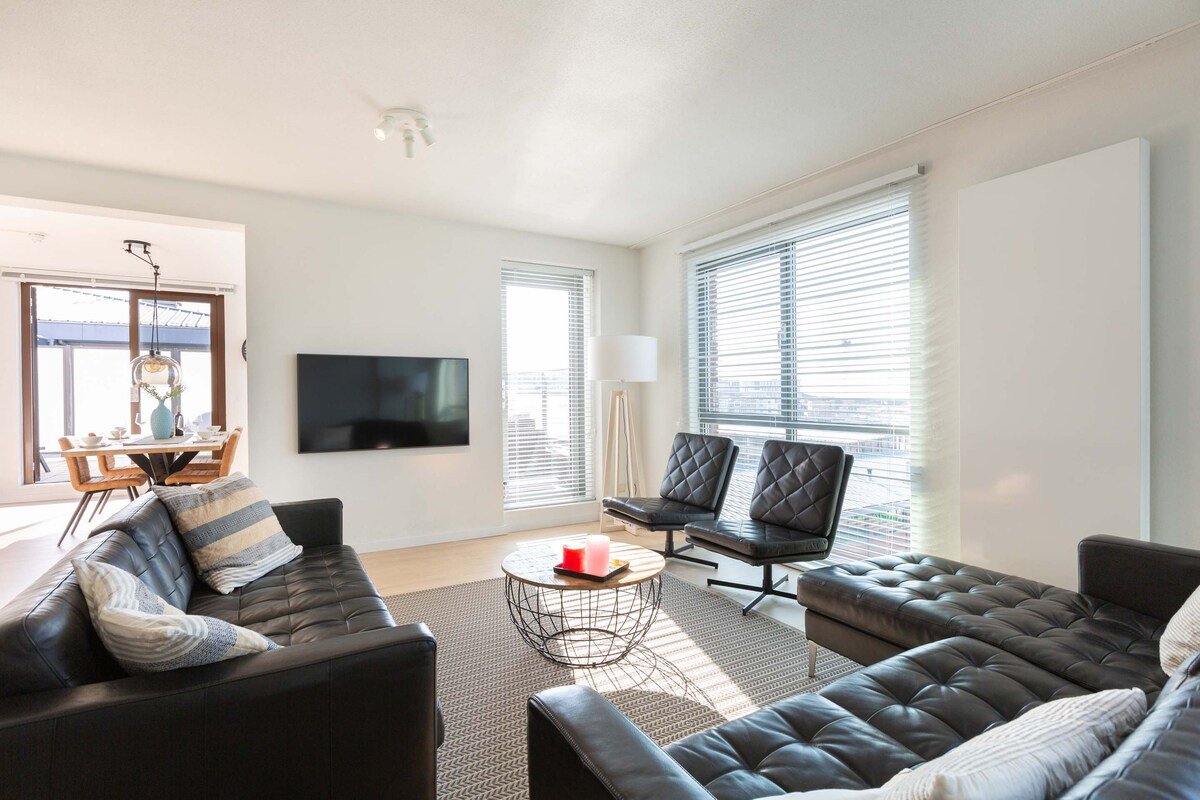 BizStay Harbour 72A Penthouse gallery image 3