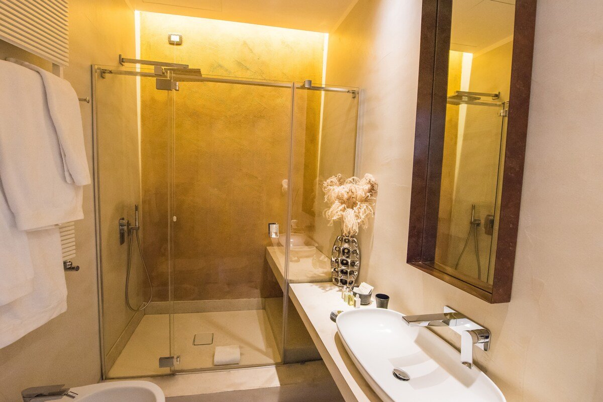 Piazza di Spagna 9 LUXE gallery image 2