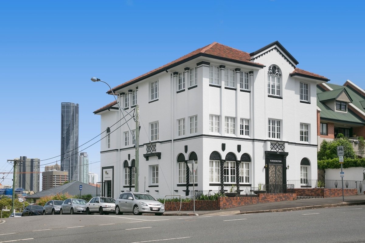 The Carrington Manor 1 gallery image 3