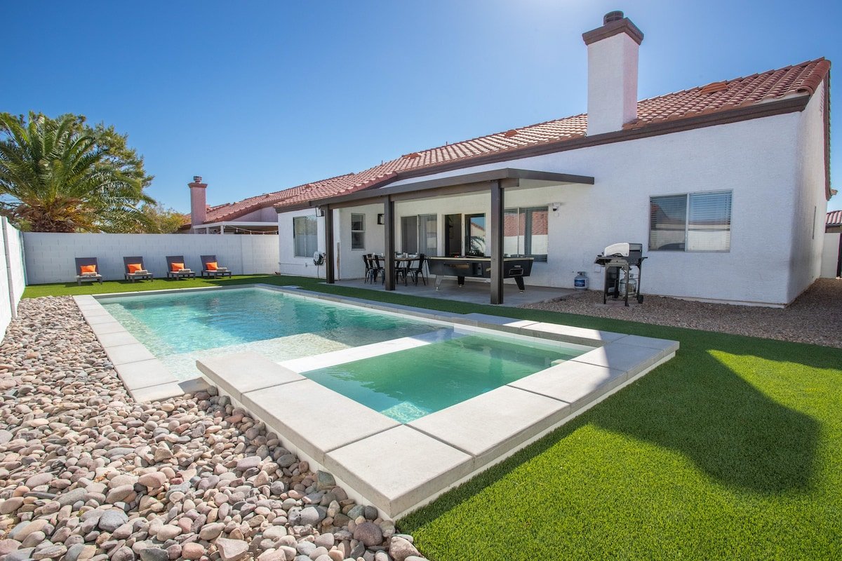 North Vegas Oasis 5BR, Games, BBQ, Heated Pool/Spa gallery image 2