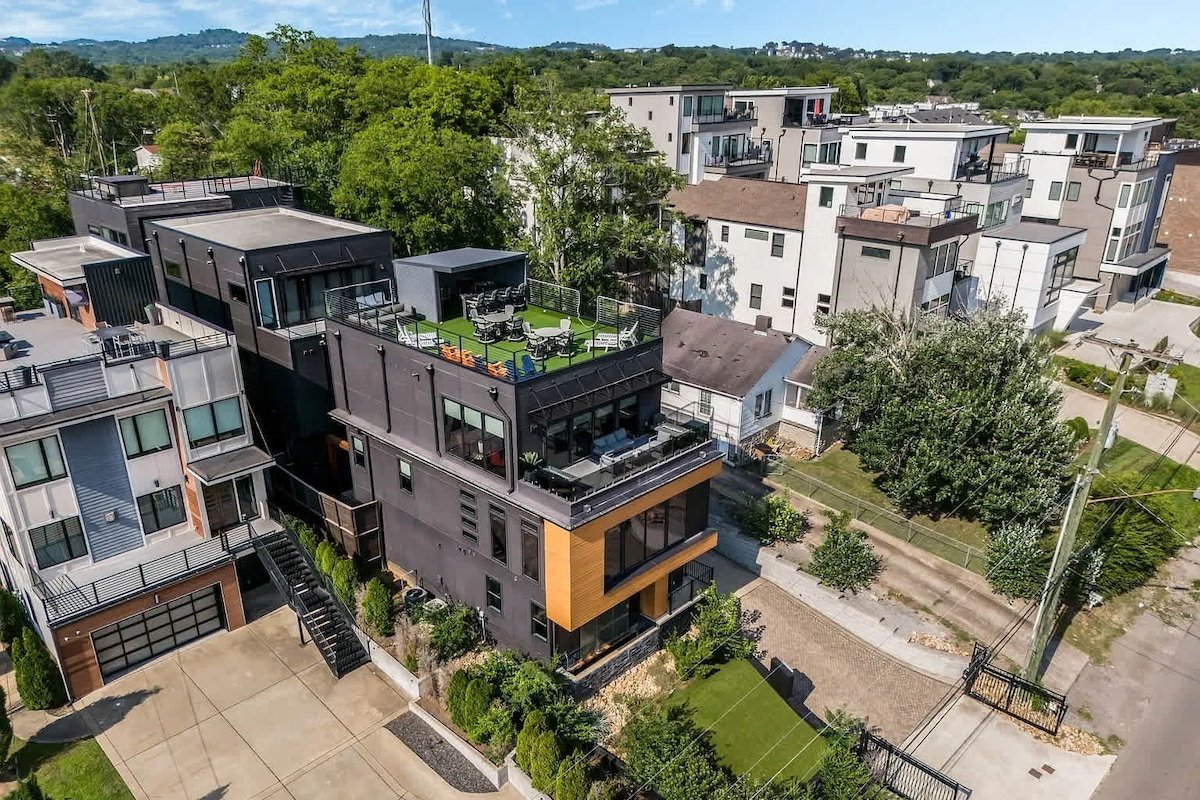 5 Mins to Nissan, Large Rooftop, Murals, Skyline V gallery image 2