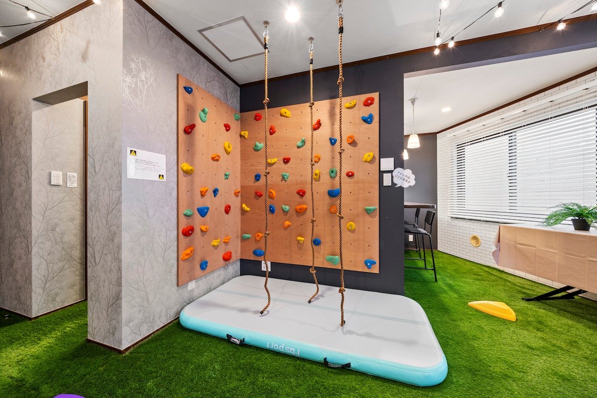 国立駅徒歩4分/親子で遊べる/ボルダリングや滑り台、ボールプール有り/ワンフロア（2階部分）(42) gallery image 3