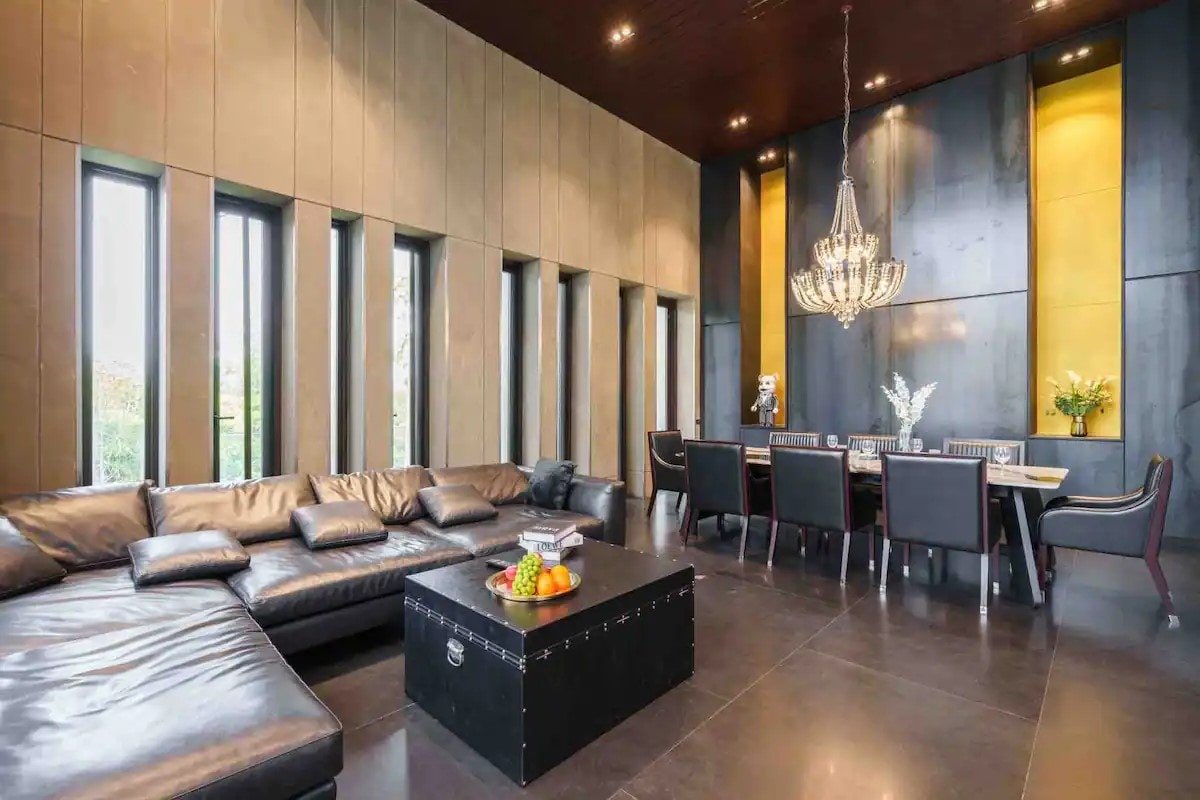 Luxury Modern Pool Jacuzzi Villa 5BR Thonglor gallery image 4