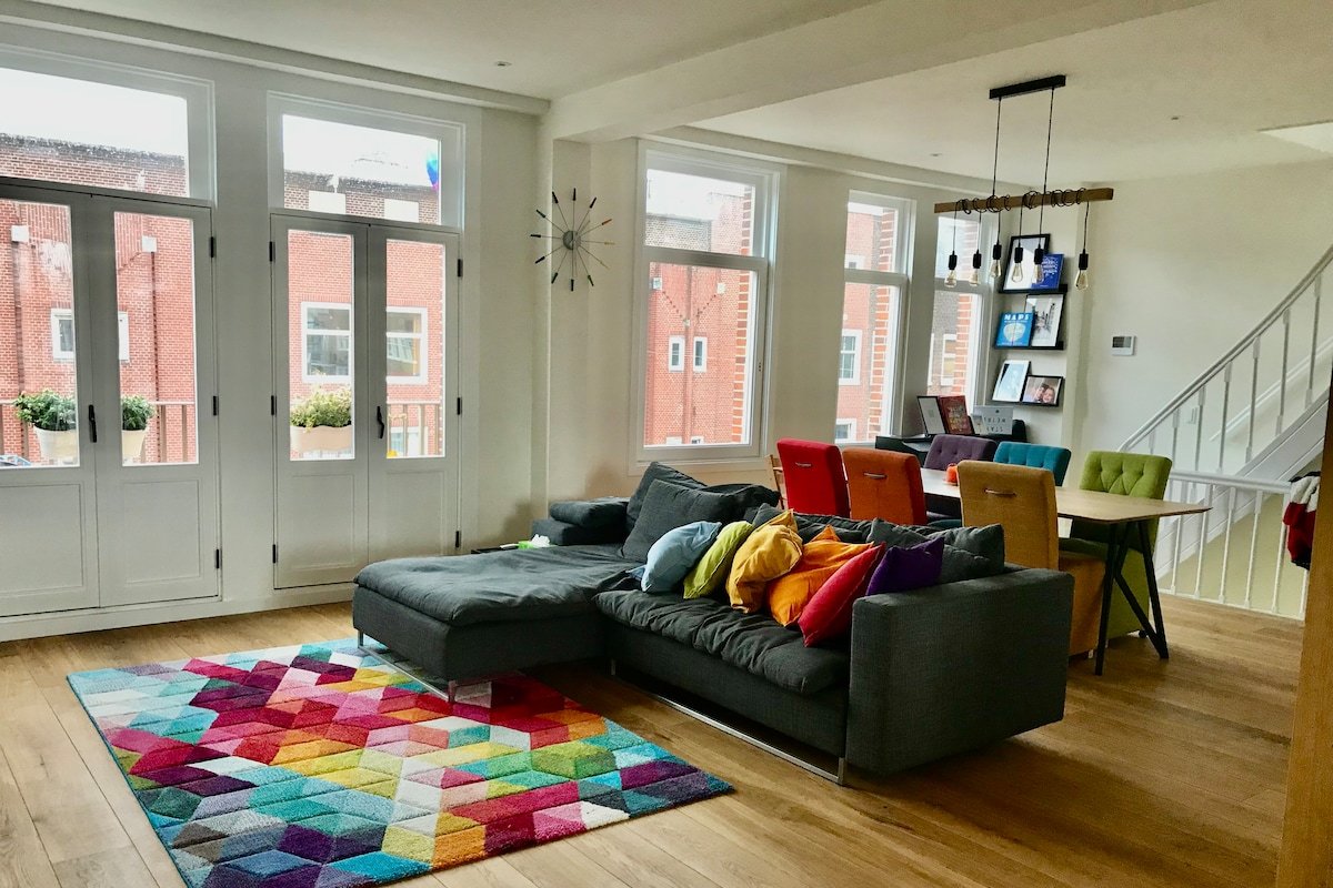 Luxurious Family Home – READ description! gallery image 2