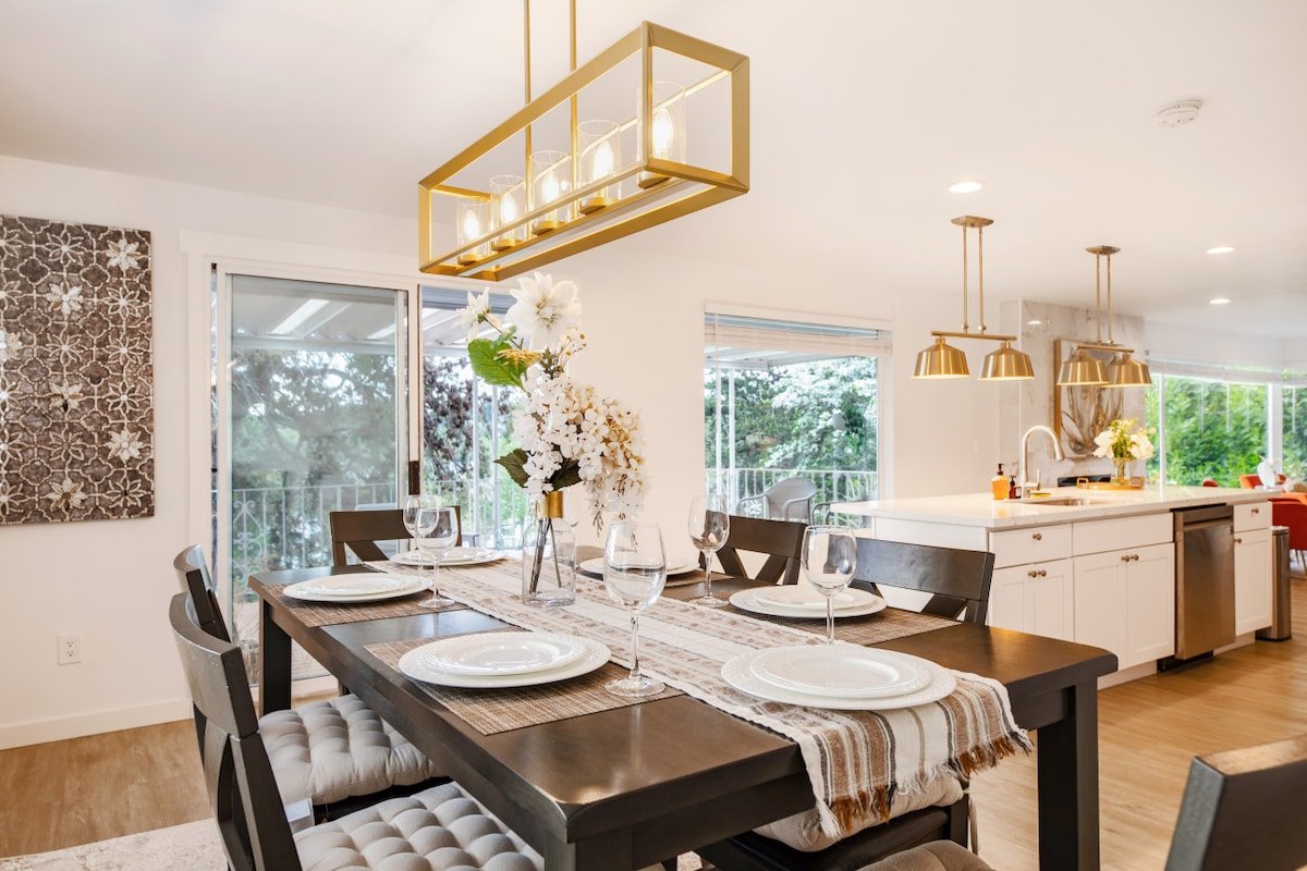 3b2b Modern Unit w/ Stunning Green Lake View gallery image 4