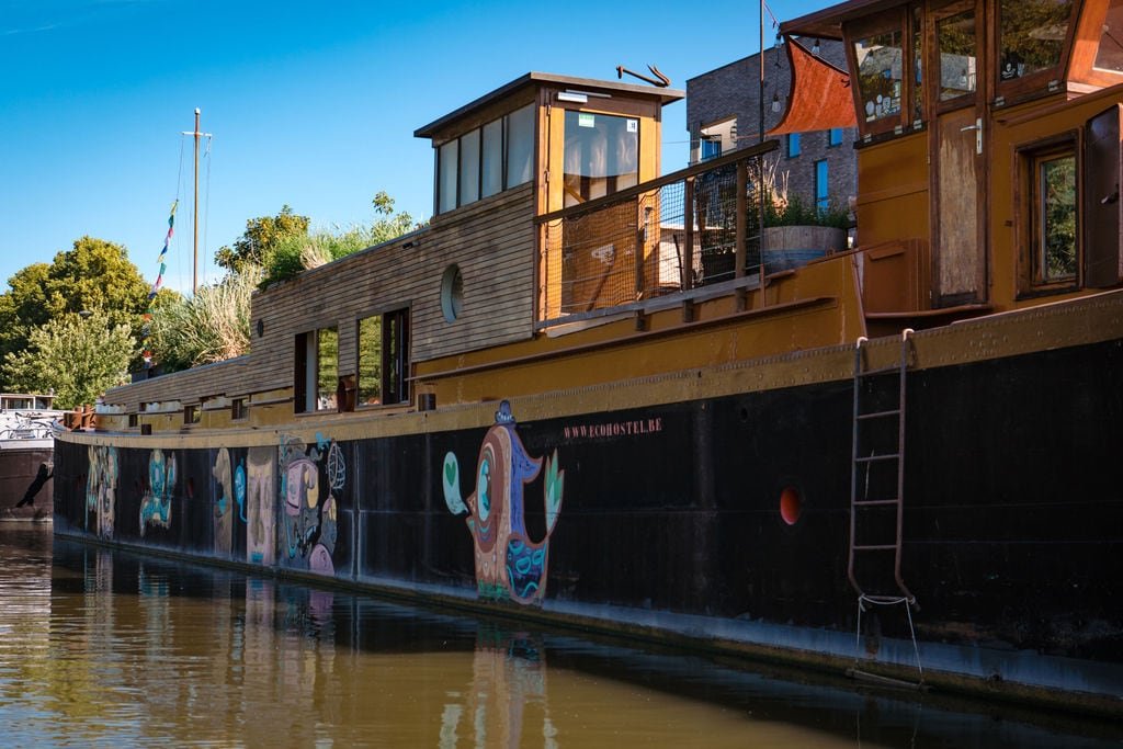 Sleeping on a boat – Ecohostel gallery image 4