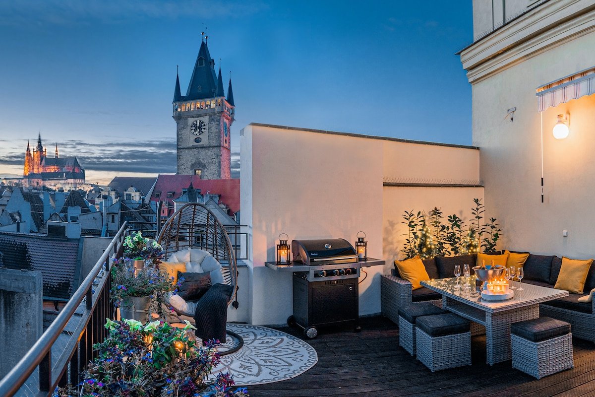 6BR 4,5bath Golden Old Town BBQ & Castle V!EWS gallery image 2