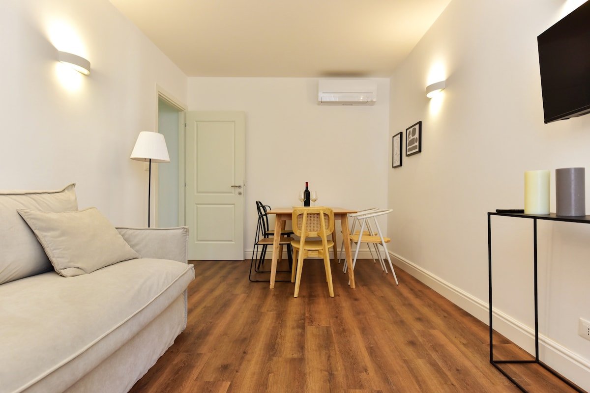 Elegant apartment near the Pantheon gallery image 5