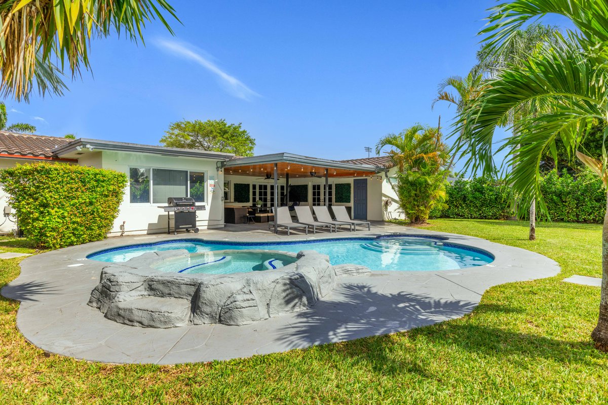 5BR Single-Level Home | Heated Pool, Spa, Grill