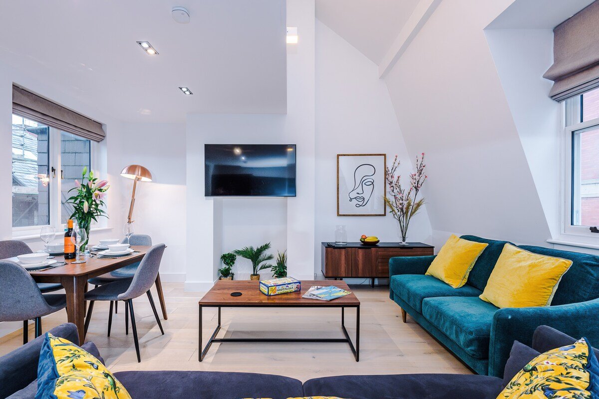 Deluxe 3-Bed Property in Central Shopping District gallery image 4