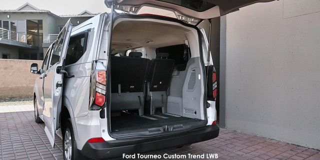FORD TOURNEO CUSTOM 2.0D TITANIUM X A/T - 24 