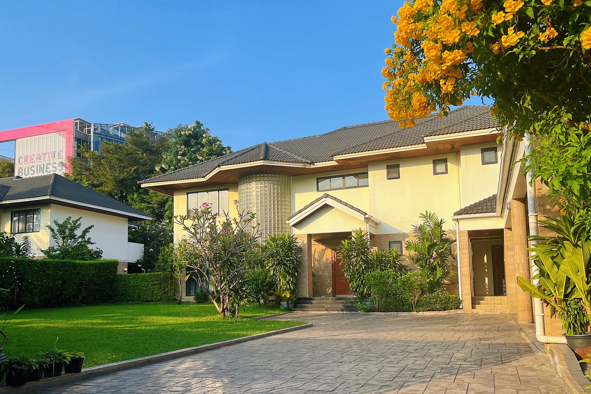 曼谷贰号庄园别墅1200平米，5卧5卫独立泳池别墅 订满三天以上送接机