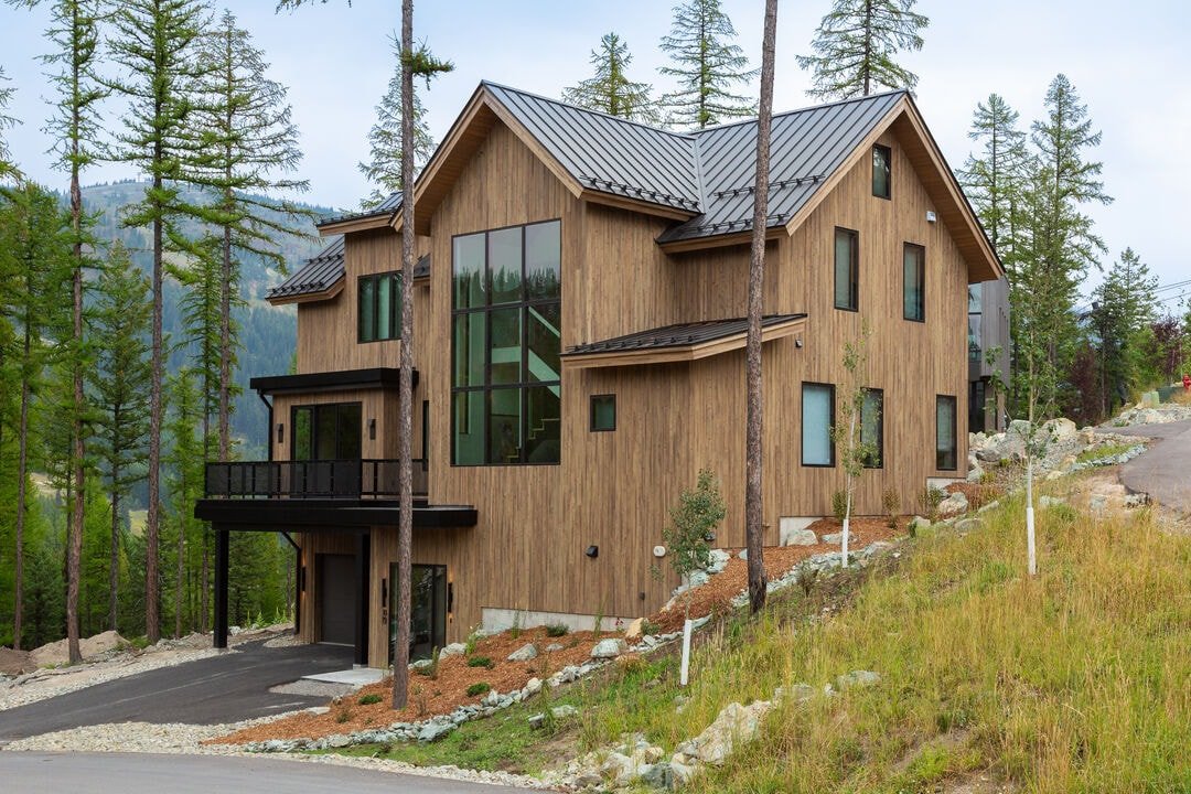 Luxury 2024 Whitefish Ski-in/Ski-out Home, Hot tub
