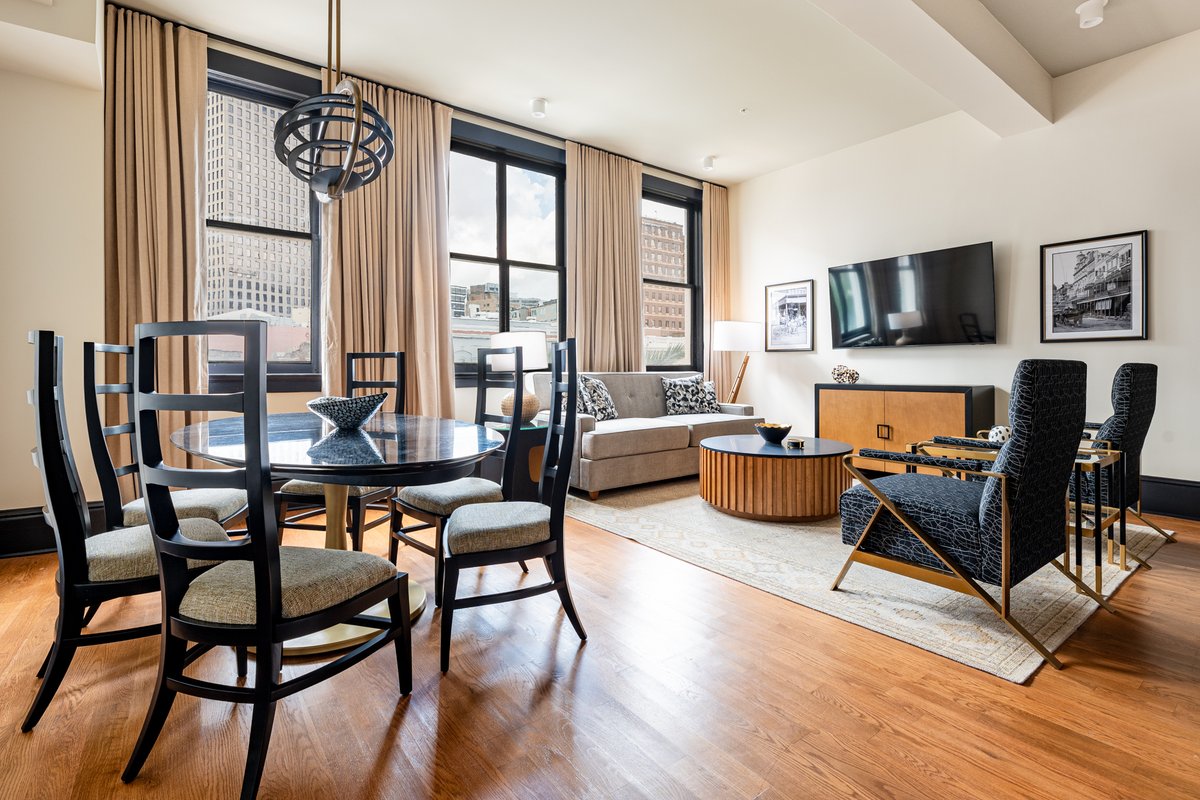 4BR Group Unit for 16 Near Bourbon | Mayfair Hotel