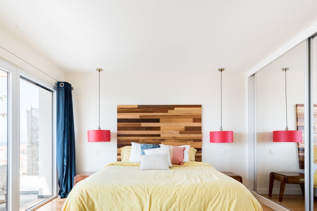 Spacious, Updated Home with Breathtaking Ericeira Sea Views gallery image 3