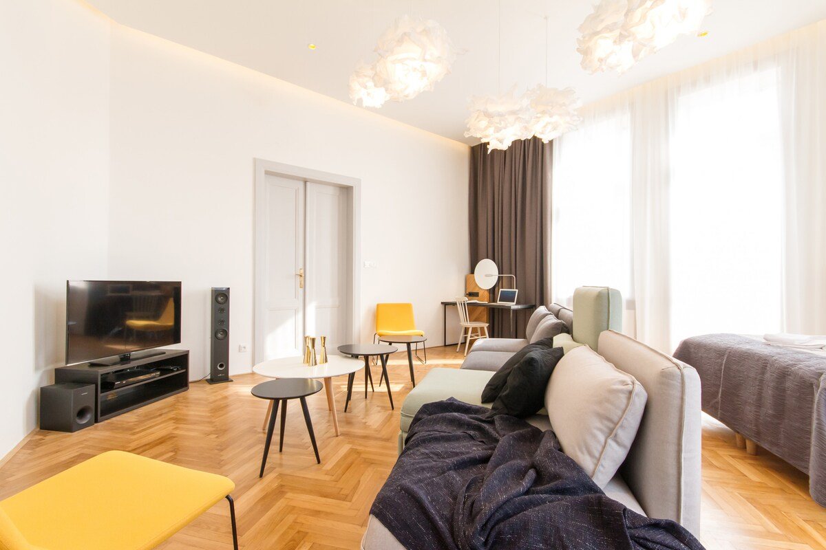 Florentinum Premium 3-Bedrooms, Balcony (Old Town) gallery image 3