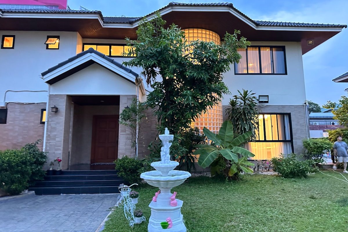 曼谷素坤逸71号庄园壹号别墅五卧五卫 订满三天以上送接机 gallery image 2