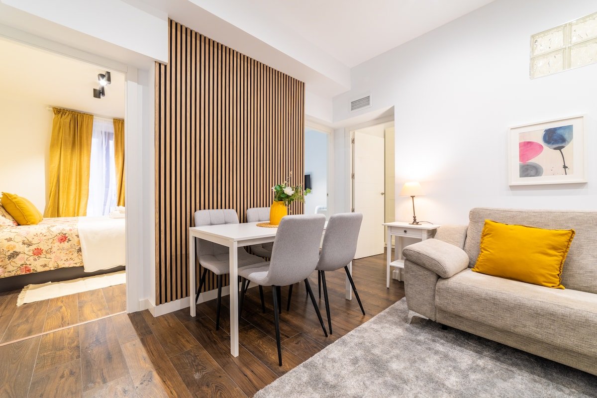 Historic Center 3 bedroom apartment-1 min to metro gallery image 3