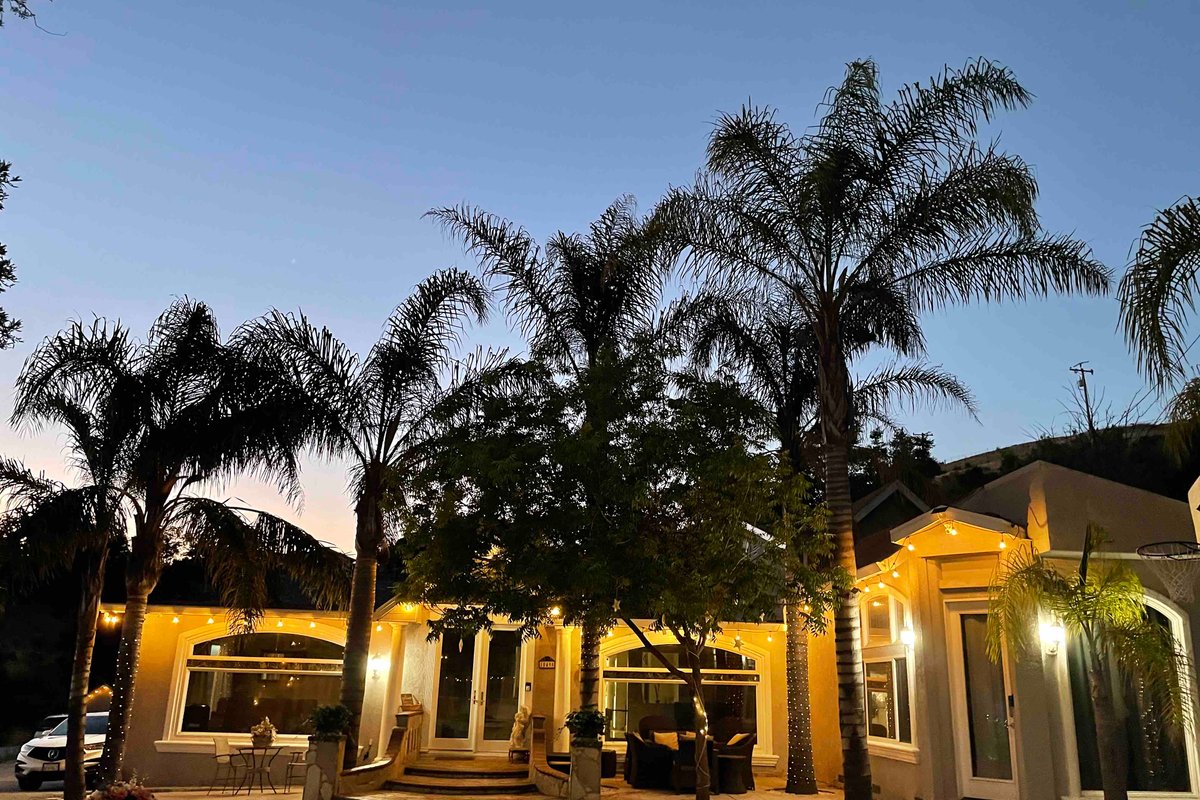 Peaceful Residence overlooking City