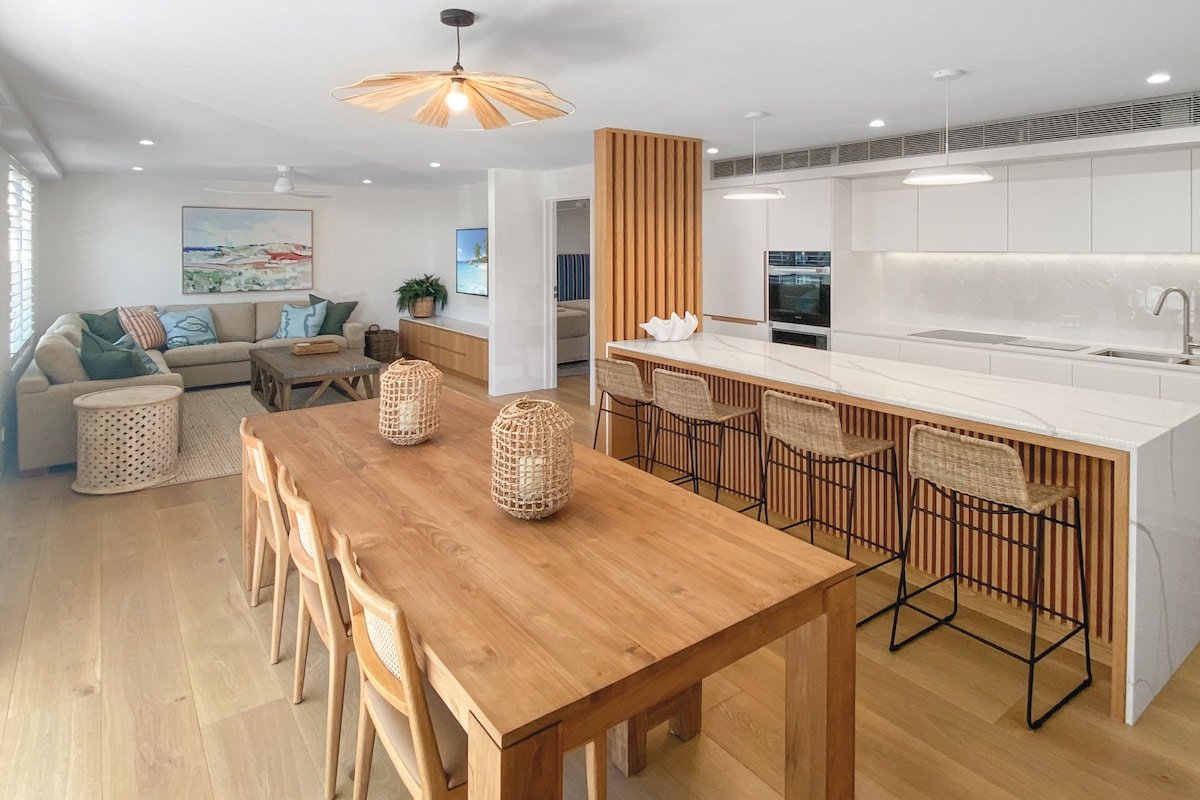 The Cove Noosa – Apartment 18 Ocean Suite with Spa gallery image 3