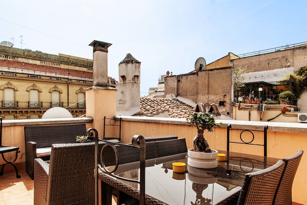 Spanish Steps Design Penthouse Private Terrace gallery image 4