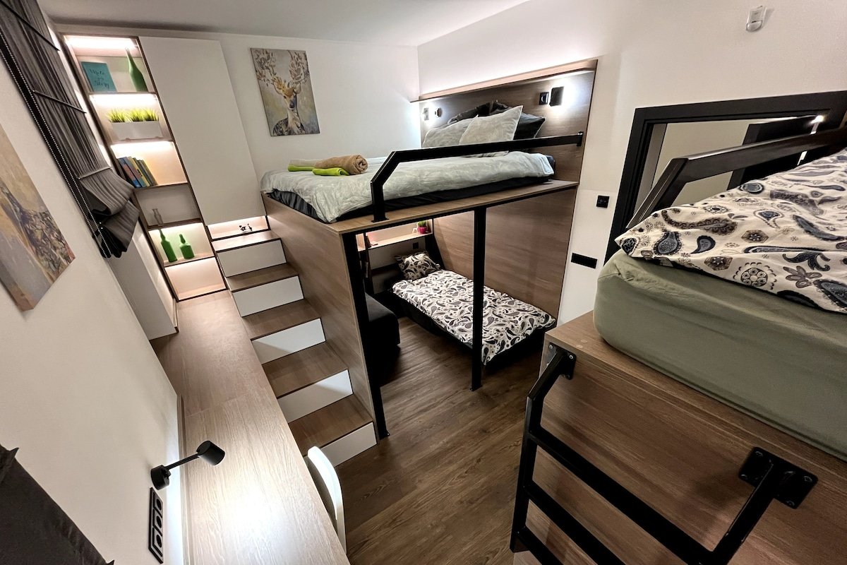 House with a terrace, hot tub, parking & backyard gallery image 5