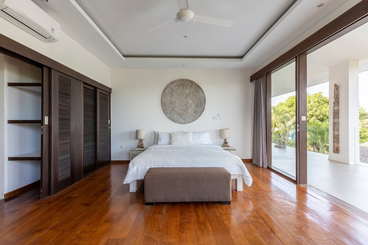 Sumptuous 6BR Private Luxury Villa in Canggu gallery image 3