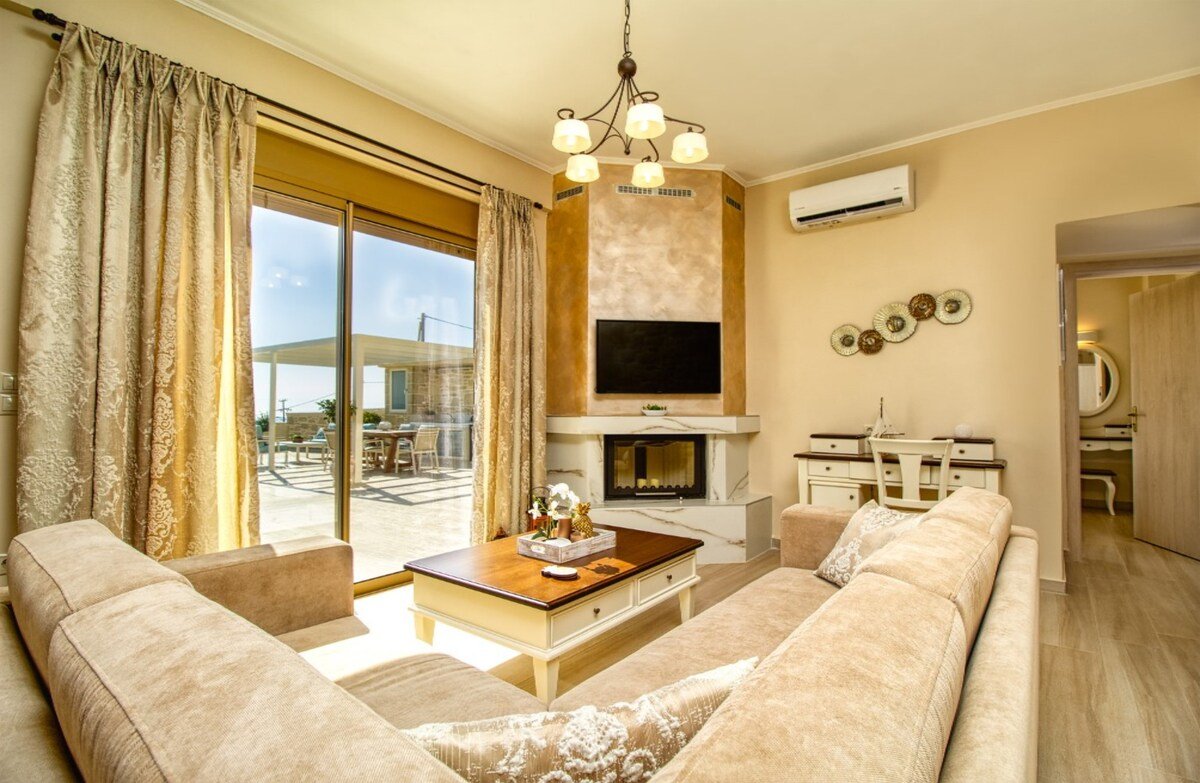 Villa Kore, close to the beach, pool, jacuzzi, BBQ gallery image 3