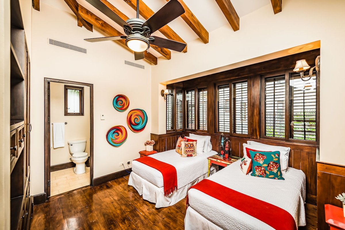 Oceanside Villa With Pool & Beach Club -Casa Cielo gallery image 5