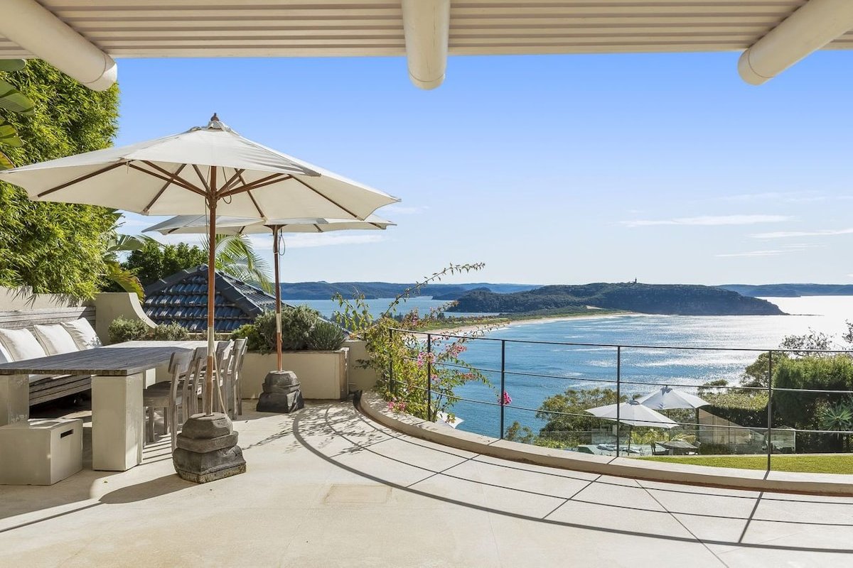 Pacific Vista by Palm Beach Holiday Rentals gallery image 4