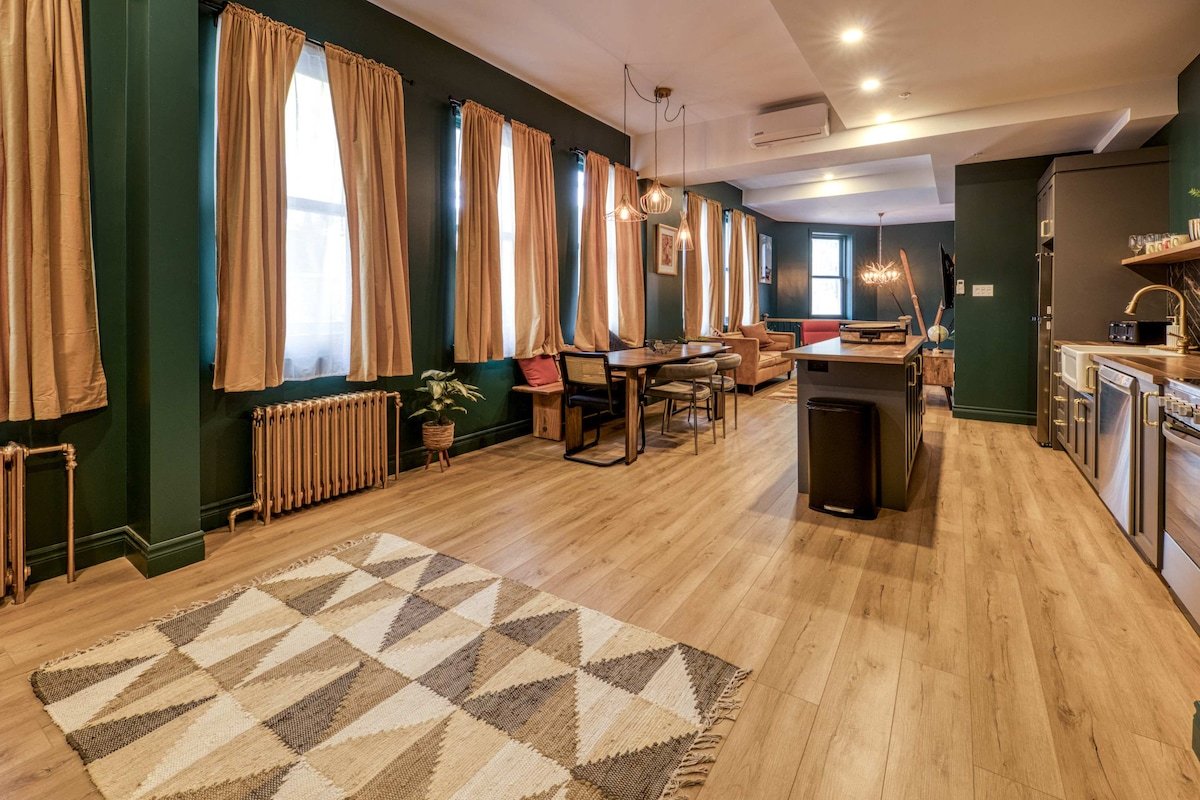 North House Majestic 3-Bedroom Designer Apartment gallery image 4