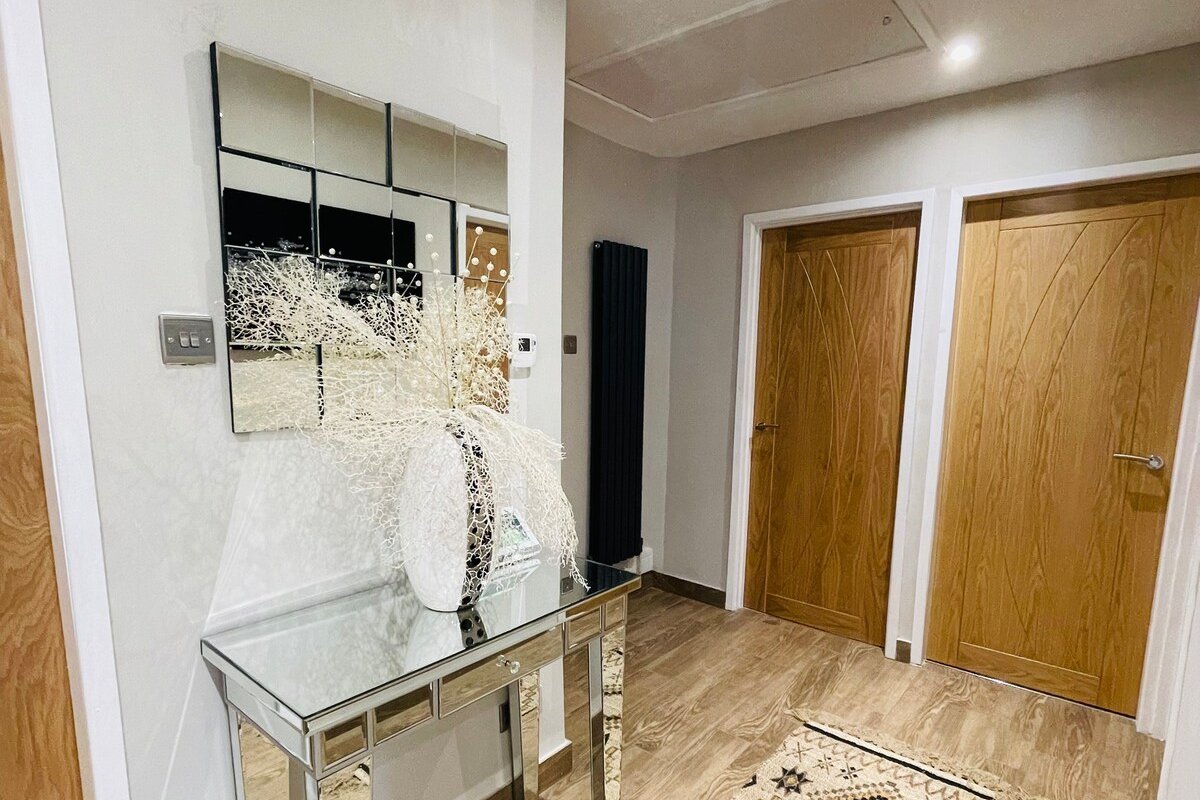 Luxury 4 Bedroom Holiday Home gallery image 5