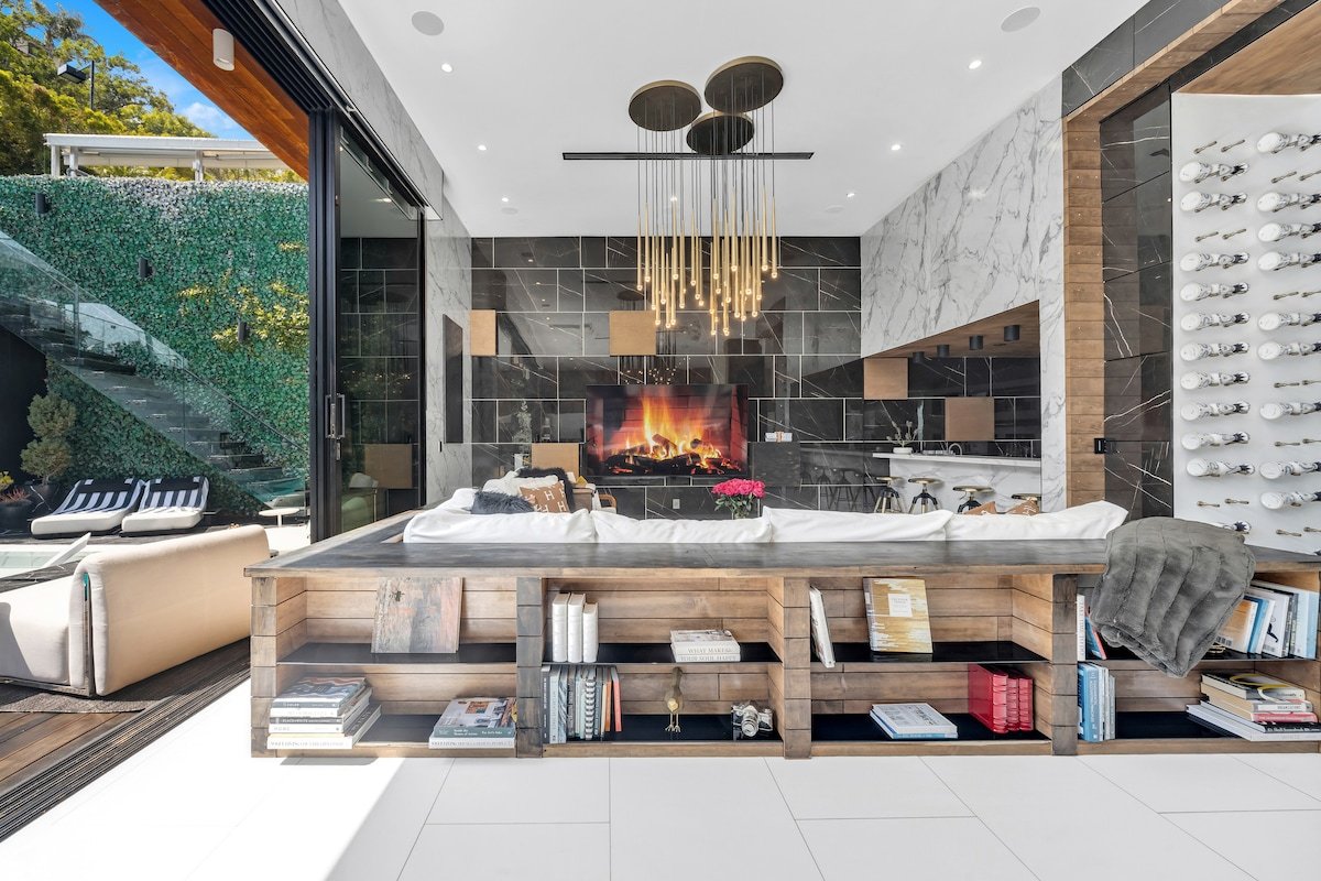 Exclusive Hollywood Hills Villa W Tennis Court gallery image 4