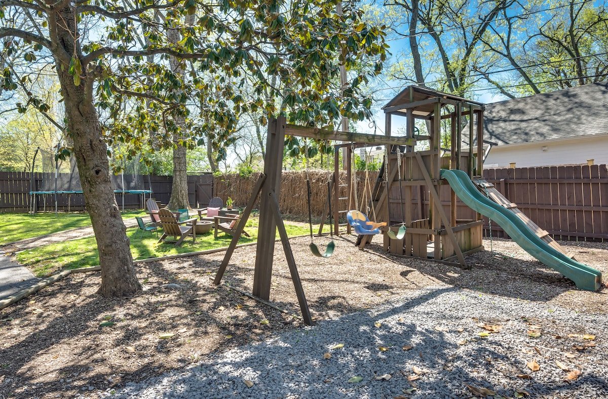 Perfect for Family Fun! Walk to 12th Ave/Belmont gallery image 5