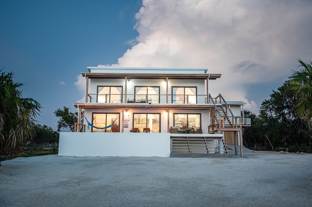 Eco-Friendly Villa at Secret Beach Belize! gallery image 2