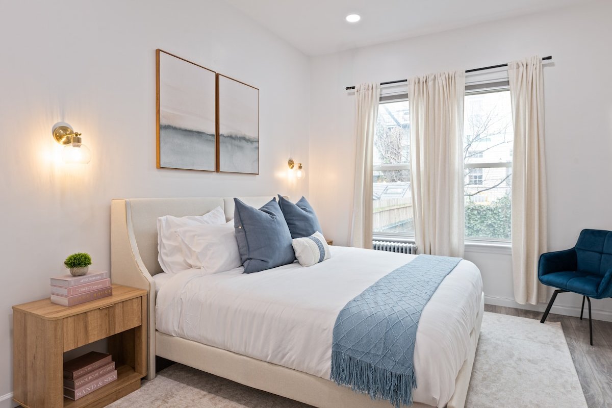 3BR Loft w/ Game Room – Patio – King Bed – Min NYC gallery image 5