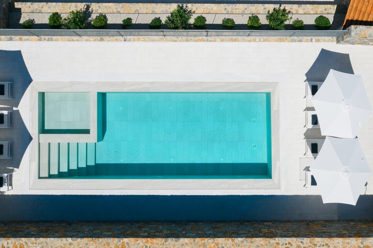 Brand new 6 bedroom Villa Tetragon gallery image 2