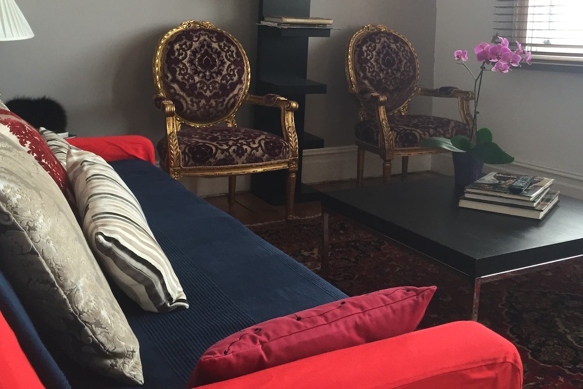 Gorgeous 2 Bed 2 Bath Flat gallery image 3