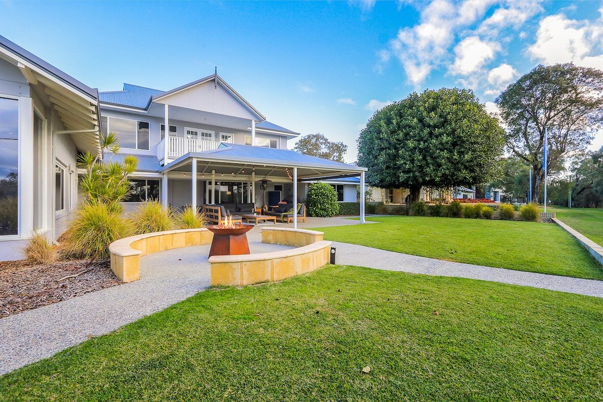 Murray River Retreat – Absolute River Front gallery image 4