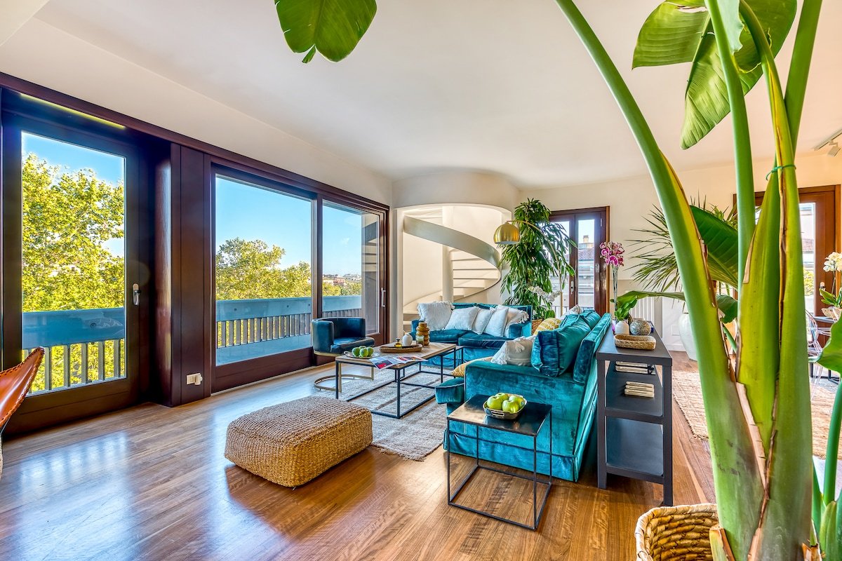 Skylife Art Gallery Loft gallery image 4