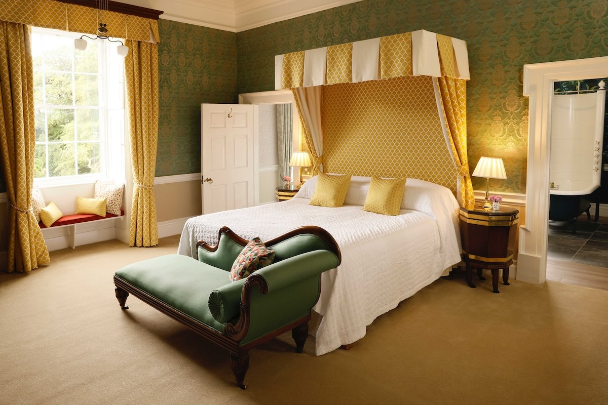 Elegant Castle in Sligo Ireland gallery image 3