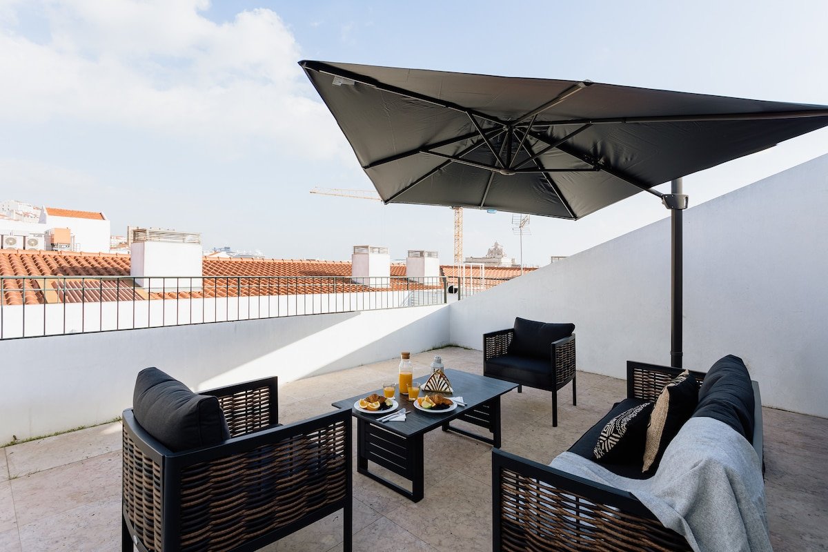 Elegant Baixa @ Rooftop terrace with stunning view gallery image 5