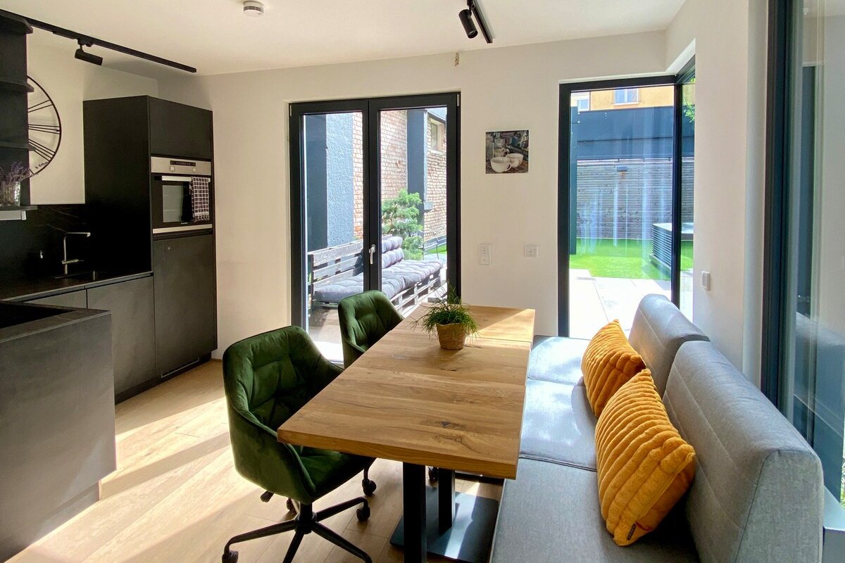 Luxury-Townhouse with Terrace gallery image 3