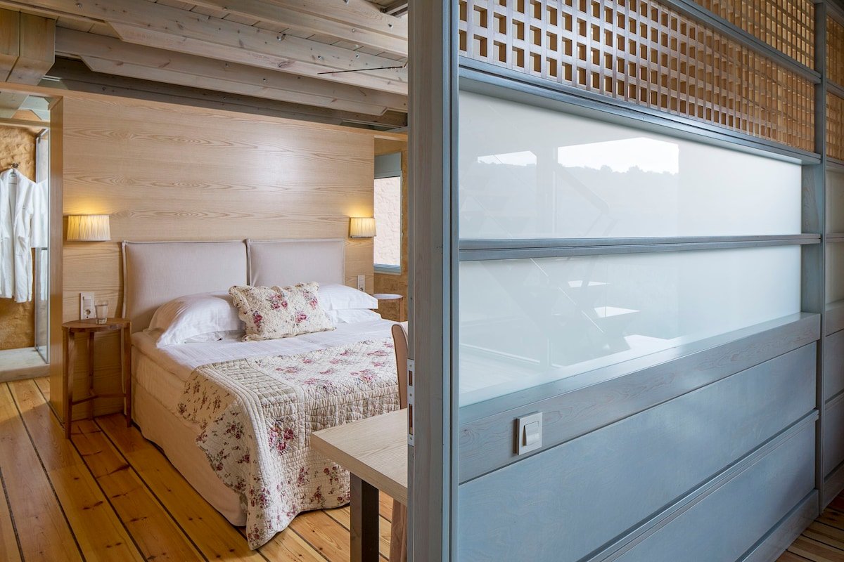 Olea Villa 2 – Heated pool & hot tub by the sea gallery image 5