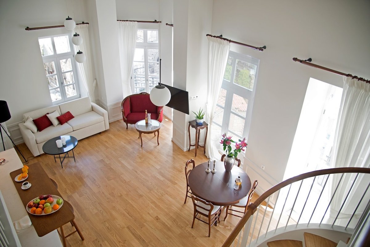 Voreas | 2BDR Suite Ermou Str. View | 4 Streets gallery image 3