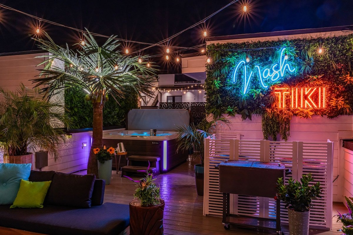 Winter Escape near DT | Rooftop HotTub + Game Room gallery image 3